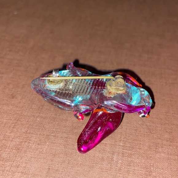 Vintage glass flying insect pin/brooch - Picture 13 of 14